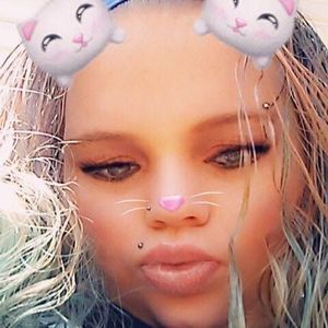 Meet your Posher, Kasandra